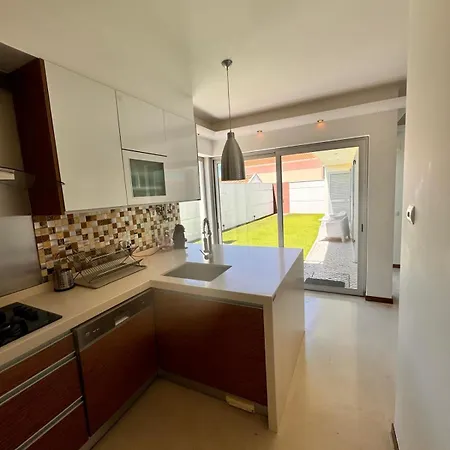 Alfarim House - Close To Meco And Ferienhaus