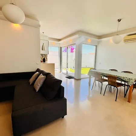 Alfarim House - Close To Meco And Ferienhaus *