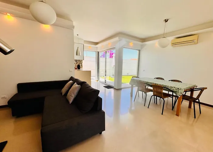 Alfarim House - Close To Meco And Ferienhaus *